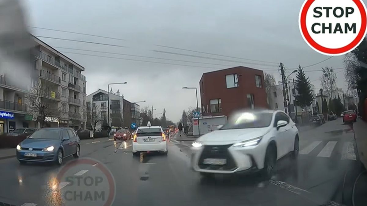 Blisko dramatu w Warszawie. Kierująca zasłabła