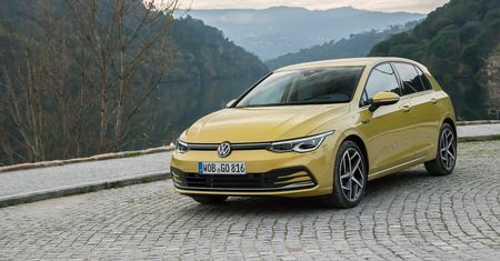 Ile Polak musi pracować na nowe auto? 5 razy dłużej niż Islandczyk