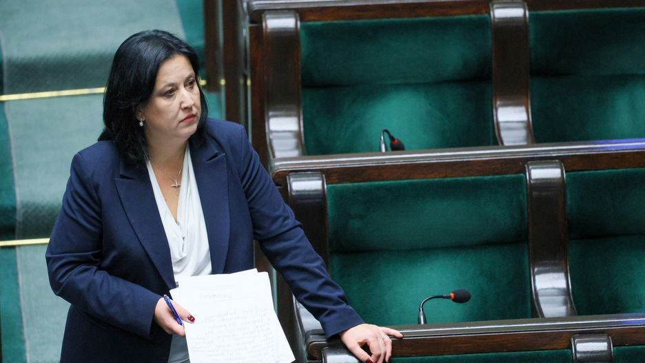 Anita Czerwi�ska
Warszawa, 06.12.2024. Pose� PiS Anita Czerwi�ska na sali obrad Sejmu w Warszawie, 6 bm. W Sejmie odb�dzie si� m.in. g�osowanie bud�etu na 2025 r. Pos�owie zajm� si� te� wnioskami o wyra�enie zgody na uchylenie immunitet�w pos�om PiS - prezesowi Jaros�awowi Kaczy�skiemu, Markowi Suskiemu oraz Anicie Czerwi�skiej.(mr) PAP/Rafa� Guz
Rafa� Guz
X kadencja, 10, 10., Dziesi�ta, kadencji, obrad, Obrady, plenarna, polityk polityka, Polityka, posiedzenie, Posiedzenie Sejmu, pos�owie, Sala plenarna posiedze� obrad, sala posiedze�, sejm, Sejm RP, sejmu