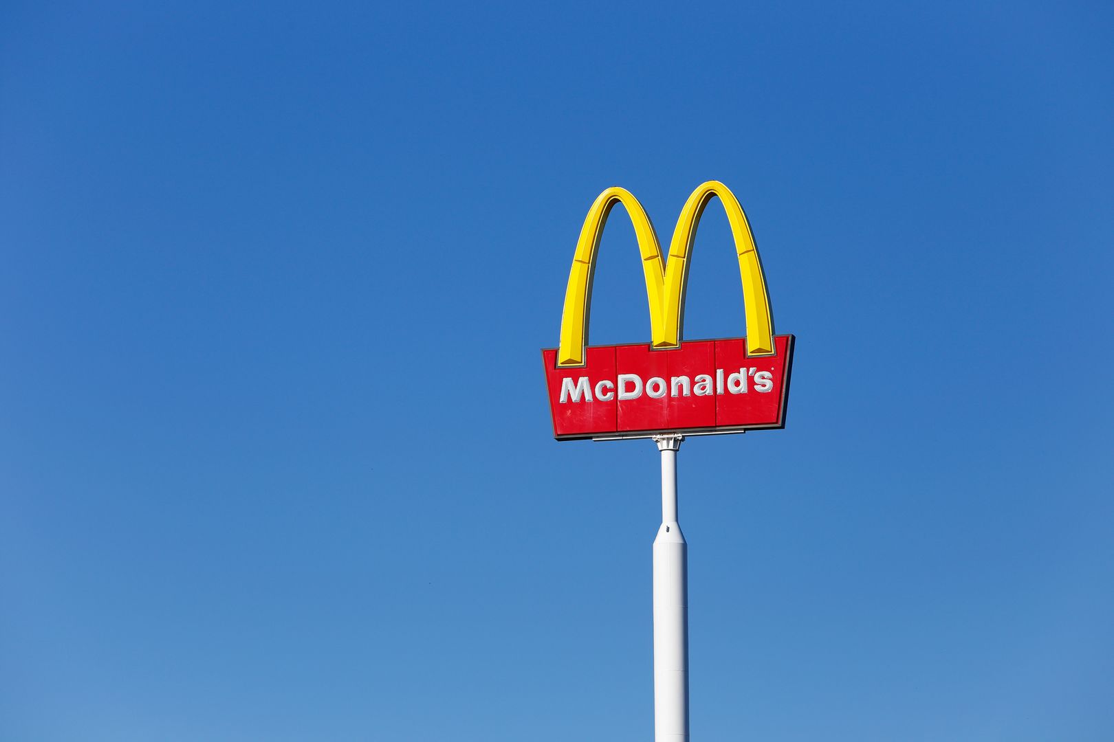 Wszystkich Świętych 2022. Czy McDonald's jest otwarty?