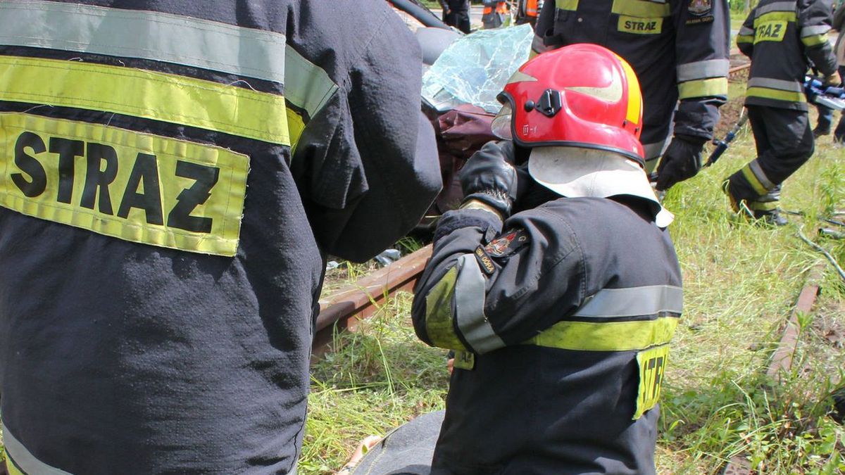 Usuwanie skutków wypadku na torach - zdjęcie ilustracyjne.