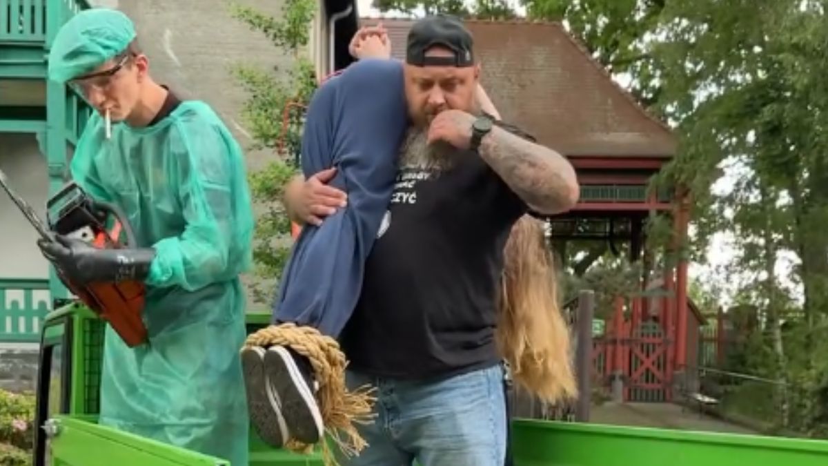 Gang zoo pokazał, jak rozprawia się z dokarmiającymi zwierzęta 