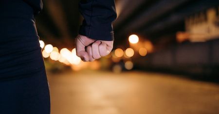 Mieszkańcy Gdańska ostrzegają. "Bez powodu rąbnął mnie w twarz"