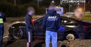 Warszawa: Kierujący BMW uderzył w krawężnik. W aucie urwało się koło