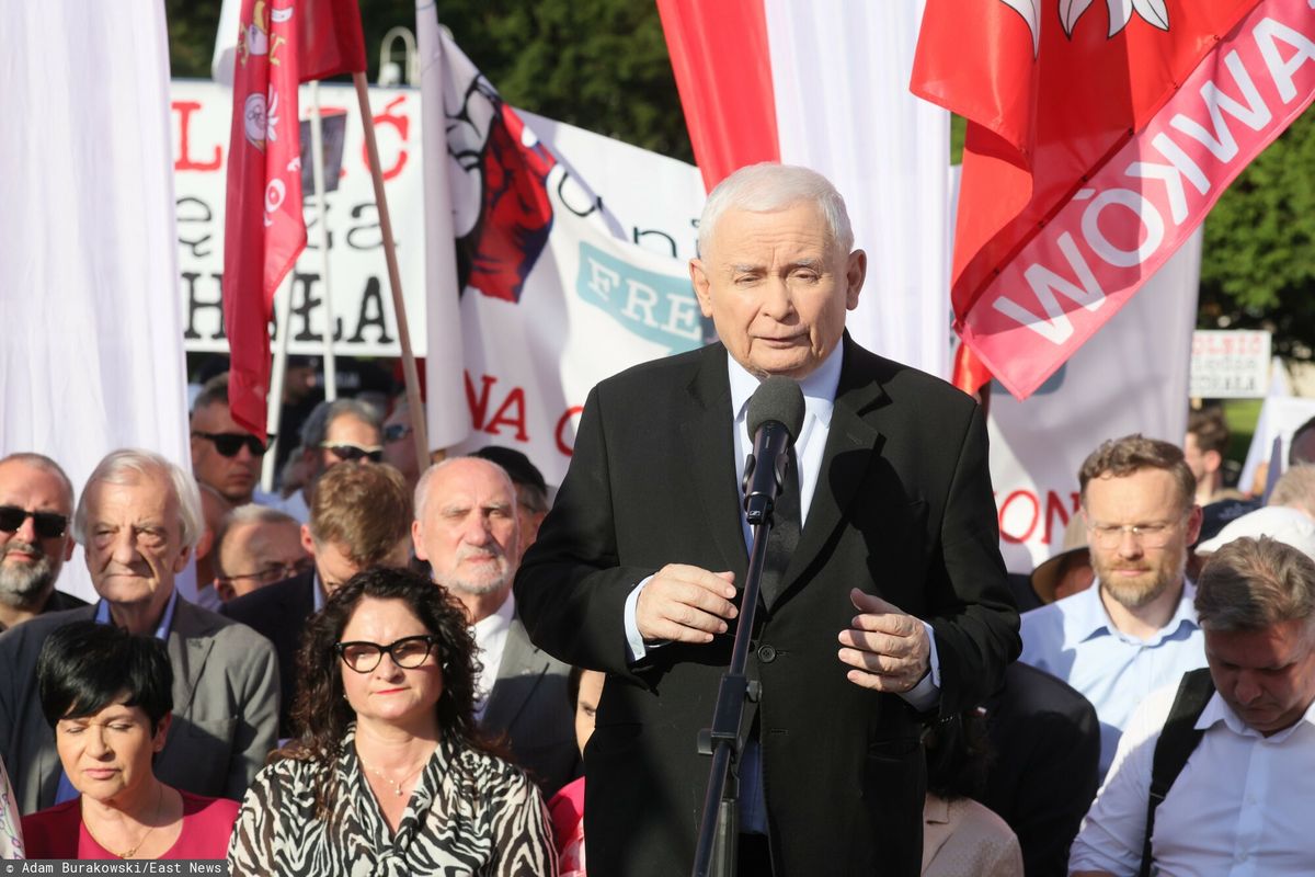 fundusz sprawiedliwości, protest, sejm, michał olszewski Kaczyński przemawiał. Nagle padło precz z Kaczorem