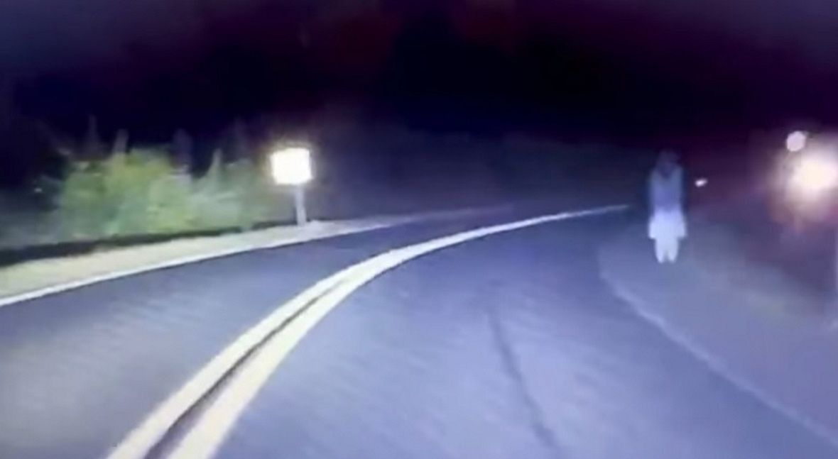 Zobaczyła &quot;dziecko&quot; przy drodze