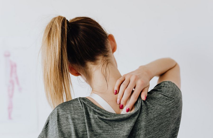 Kołnierz ortopedyczny – rodzaje, wskazania, dopasowanie