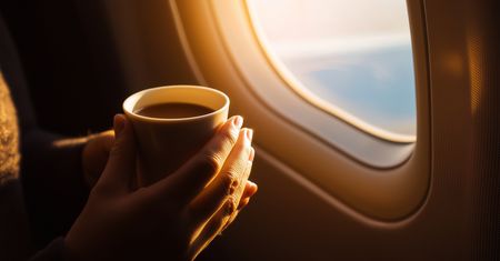 Pasażer przyrządził espresso w samolocie. Internauci podzieleni