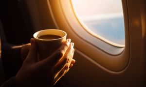 Pasażer przyrządził espresso w samolocie. Internauci podzieleni