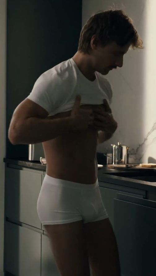 Maciej Musiał w reklamie bielizny