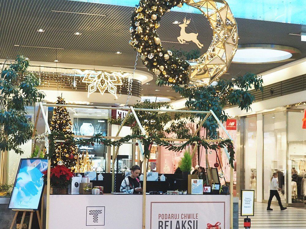 W Porcie Łódź przy okazji świątecznych zakupów można pójść na lodowisko