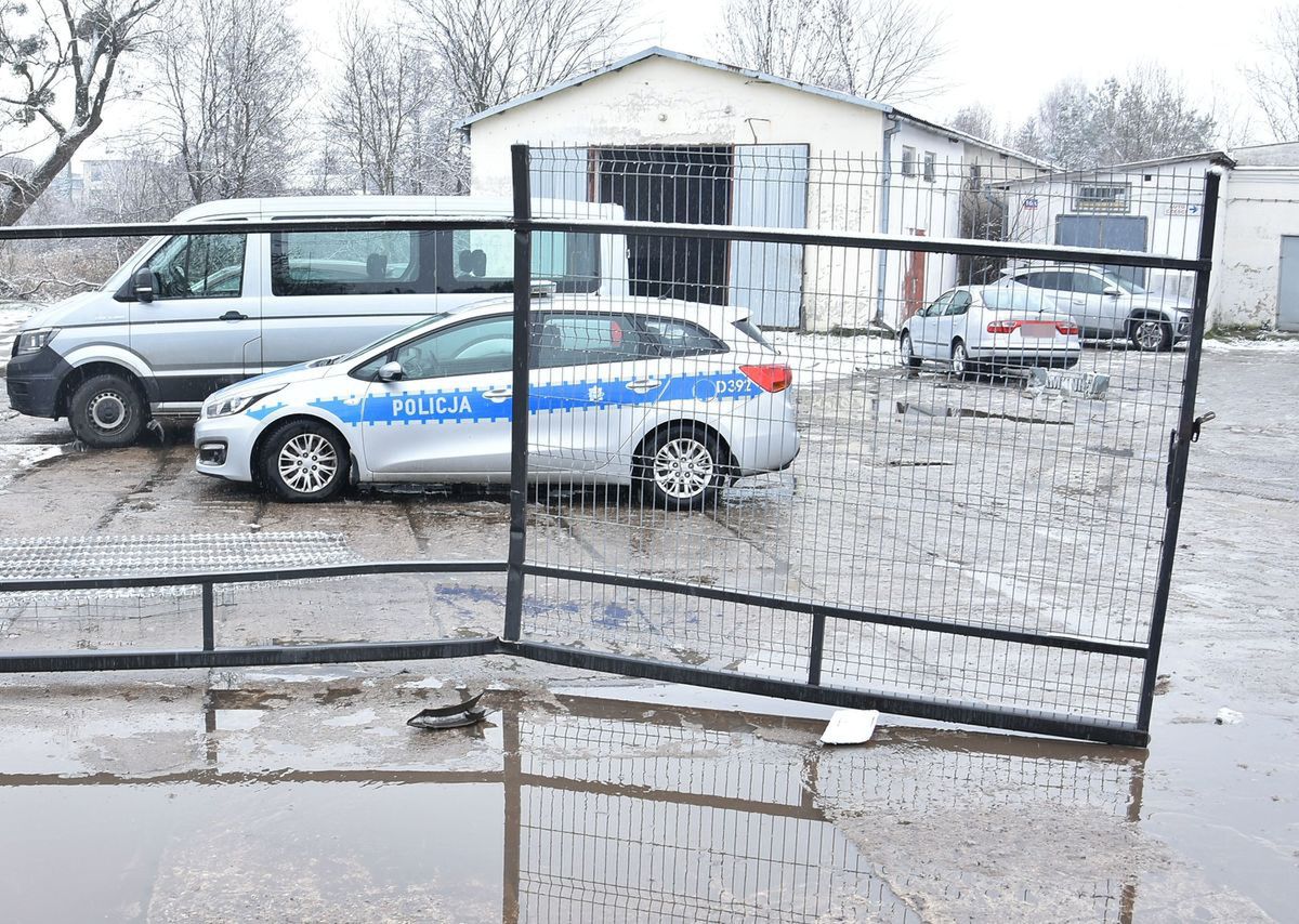 Następnego dnia został aresztowany.