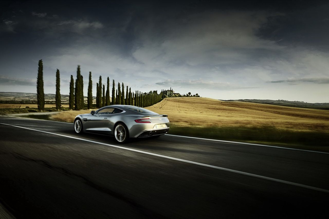 2013 Aston Martin Vanquish (14)