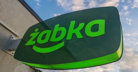 Tylko do 7 października. W Żabce promocja dla łasuchów. Kawa do kanapki tylko 5 zł