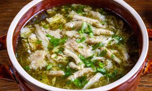 Tak ugotujesz flaczki bez brzydkiego zapachu. Nikt nawet się nie domyśli