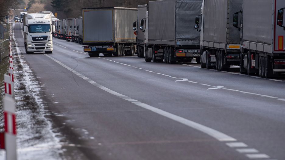 kolejka tirów na granicy