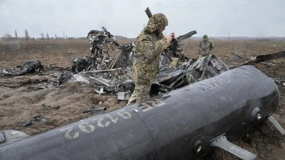 Pozostałości zestrzelonego śmigłowca Mi-8. 