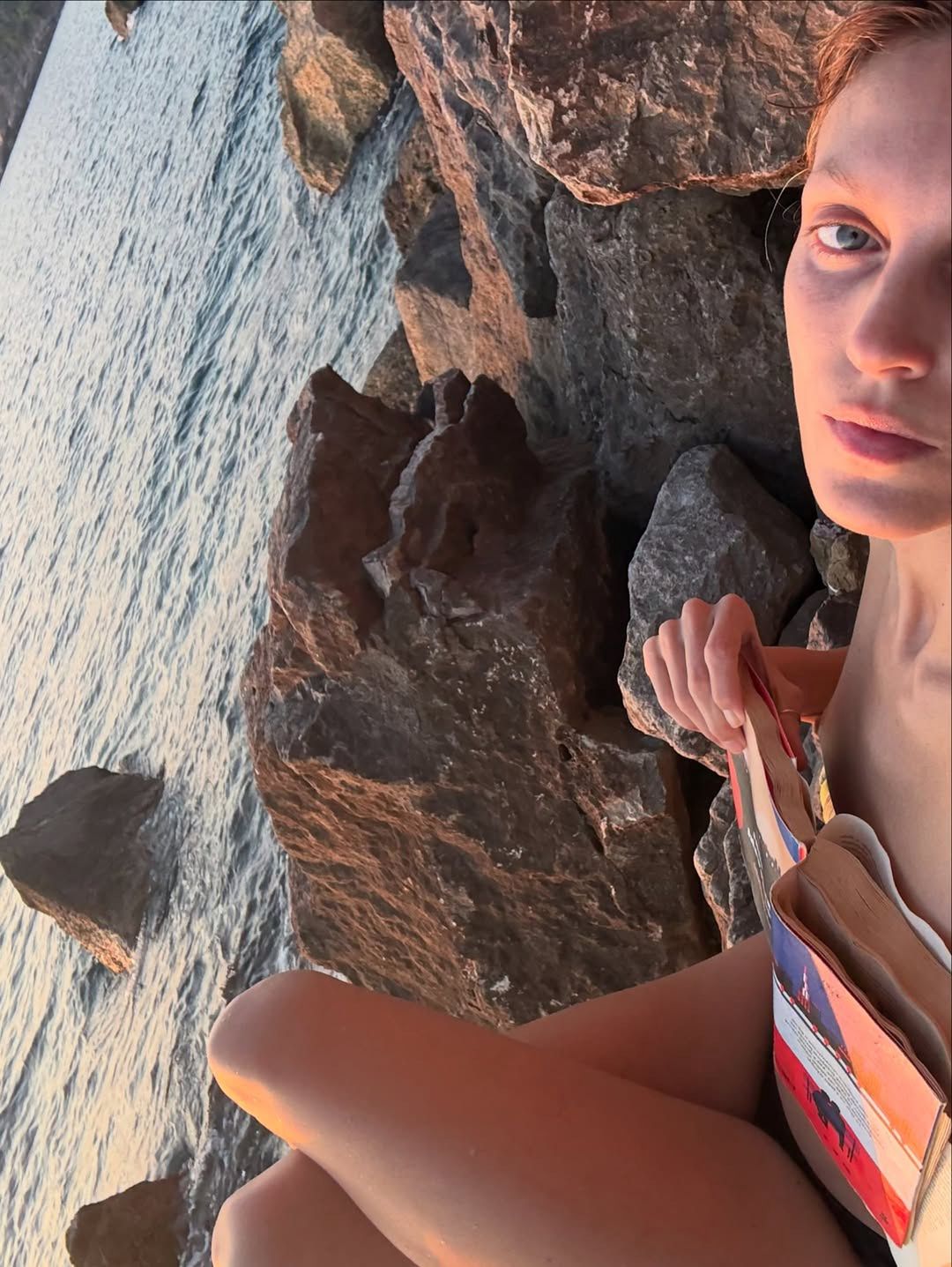 Anja Rubik pozuje topless