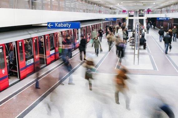 Tragedia w metrze. Mężczyzna zmarł na peronie