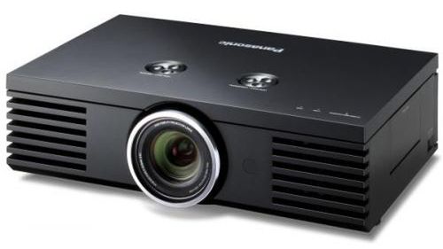 Kolejna generacja projektorów Panasonica z serii AE 1