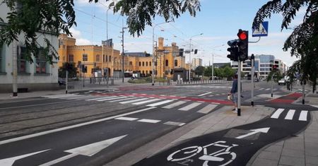 Wrocław. Ułatwienia dla pieszych i rowerzystów przy Dworcu Głównym PKP. Powstała nowa droga