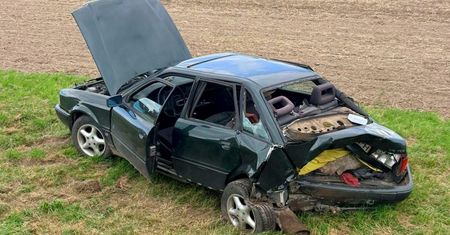 Było mokro po deszczu, przesadził z prędkością. Dwie osoby poszkodowane w wypadku w Końskowoli