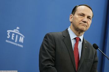 Sikorski dla czeskich mediów: nie wierzę, że USA wycofają się z Europy