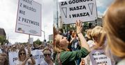 Organizatorki Marszu Godności: "Nie stoją za nami politycy. Jesteśmy inicjatywą kobiet wkurzonych!"