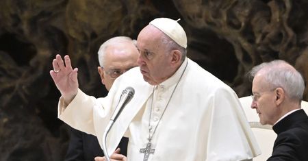 Jest reakcja Franciszka ws. pytań o tuszowanie pedofilii przez Wojtyłę