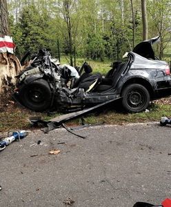 Zdjęcia są dramatyczne. Nie żyje 33-letni kierowca