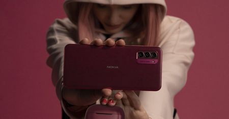 Nokia prezentuje nowe słuchawki. Bez szumów i z długim czasem pracy na jednym ładowaniu