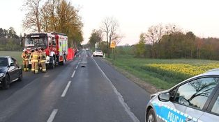 Nadróż: BMW śmiertelnie potrąciło 17-latka. Chłopak przebiegał nocą przez drogę