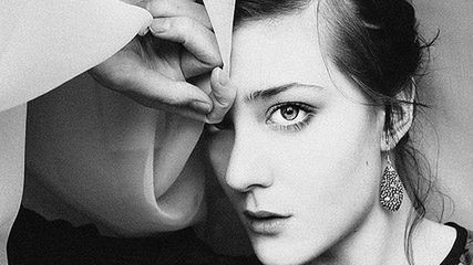 Autoportret w czerni i w bieli - 7 intrygujących zdjęć Sanne Ahremark 1