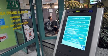 SMS od ZUS. Błędy we wnioskach. Urząd wzywa rodziców