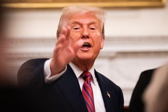 Tak Trump zachwiał dolarem. Kilkadziesiąt minut wyprzedaży