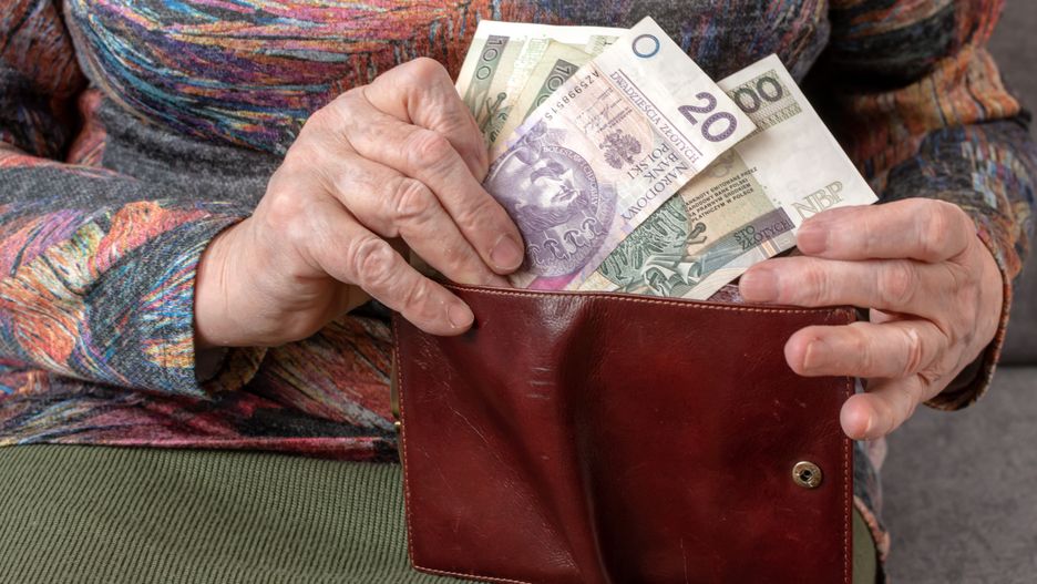 Dodatki do emerytury w 2023. Emeryci mogą zyskać kilkaset złotych