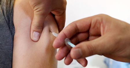 Eksperyment ze szczepieniami na COVID-19. Brazylijczycy poinformowali o efektach