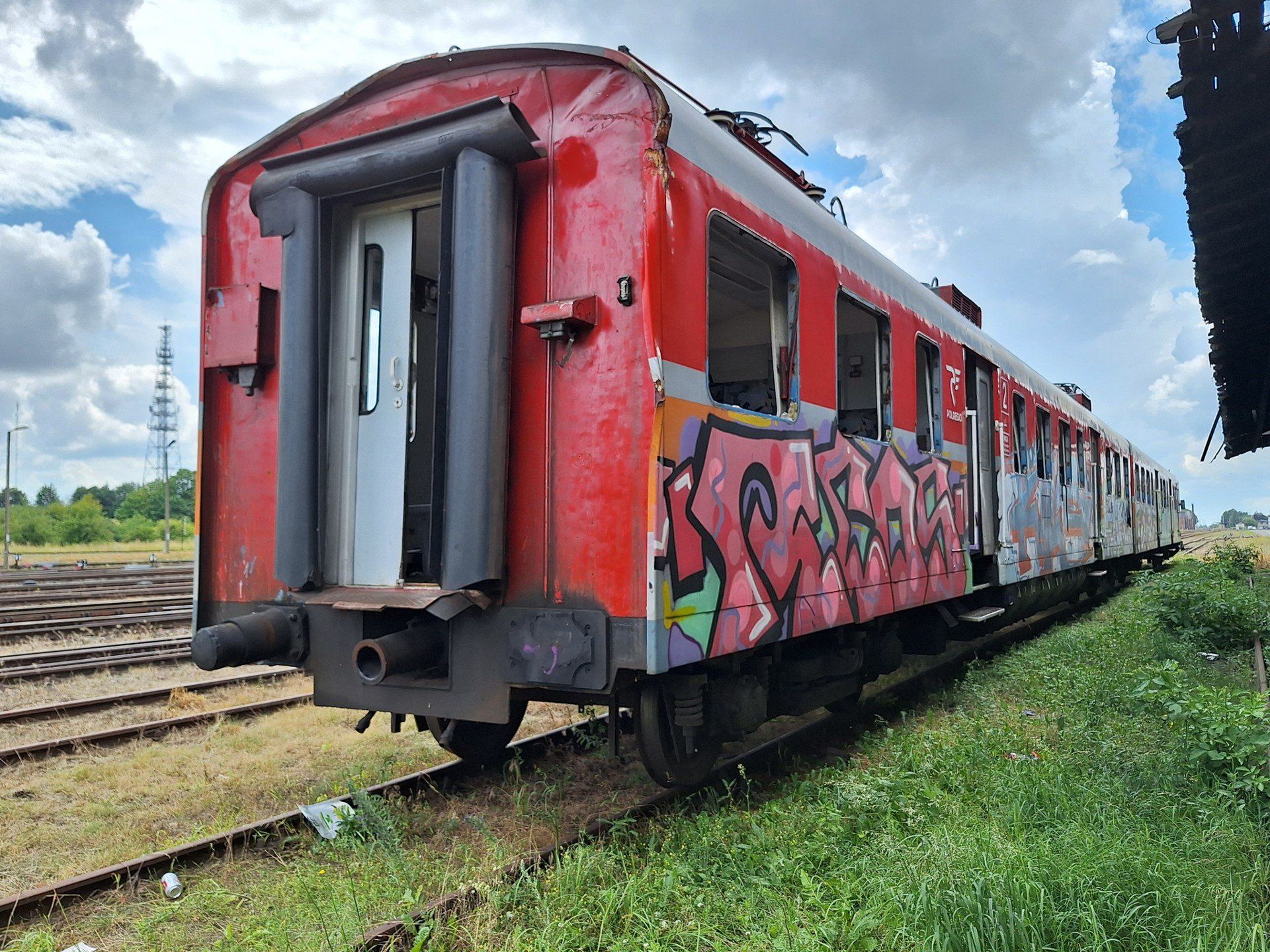 Pociągi wycofane z eksploatacji czekają na pocięcie