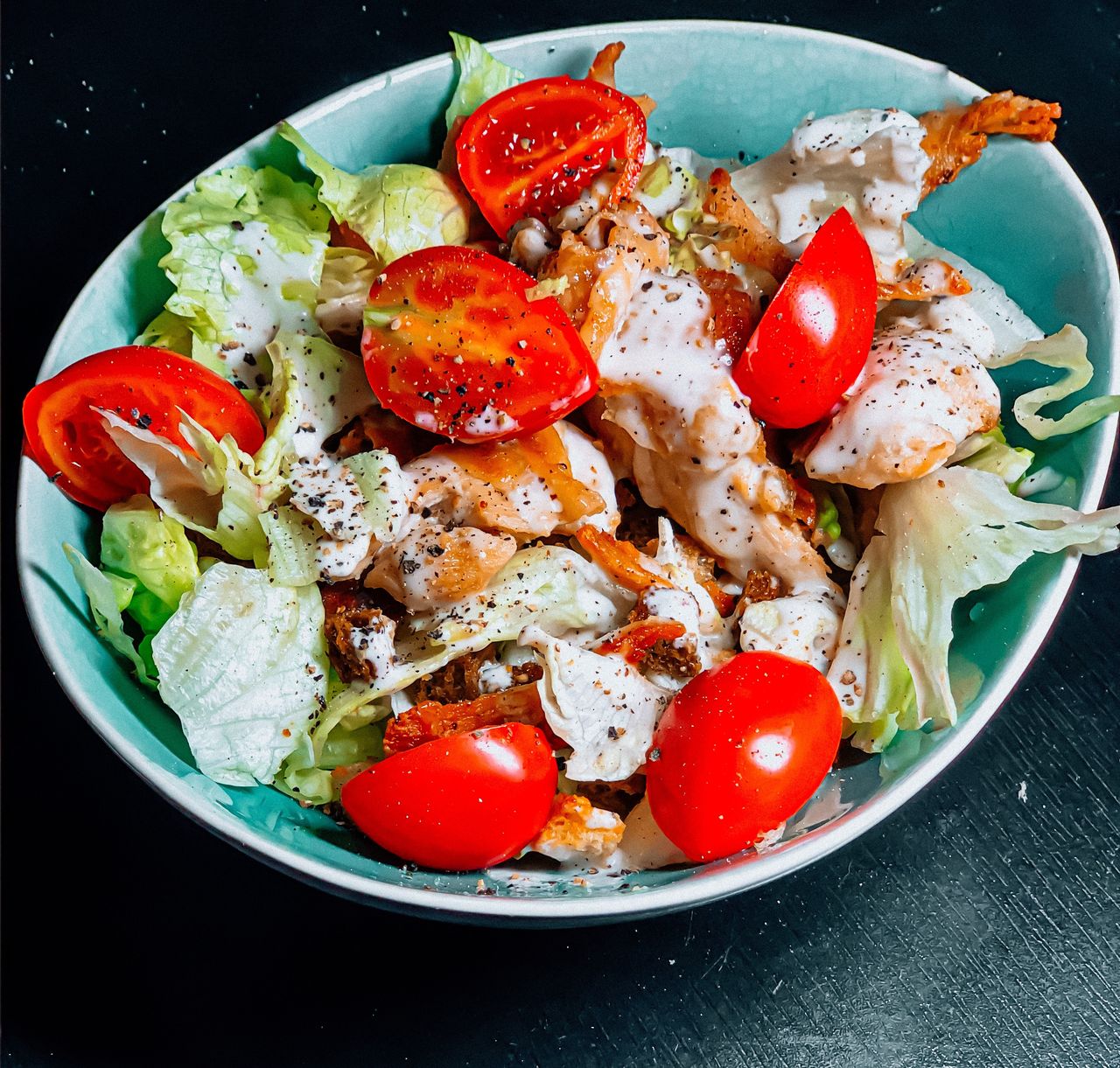 Panzanella, czyli jak pysznie wykorzystać czerstwe pieczywo