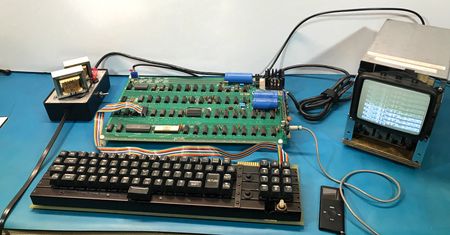 Sprzedali Apple 1 Steve'a Jobsa. Komputer wart miliony złotych