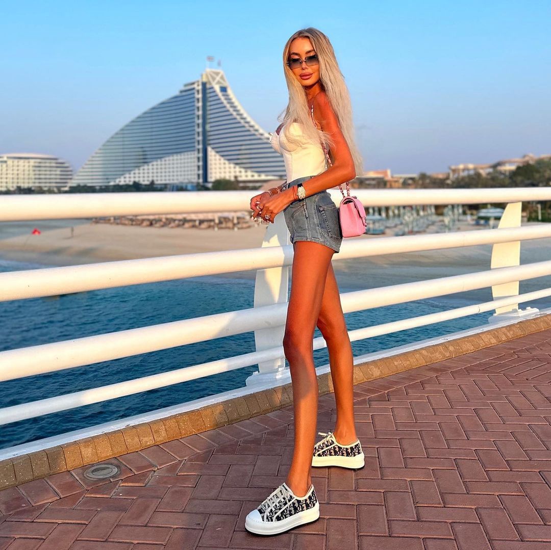 Julia Dybowska bawi się w Dubaju 