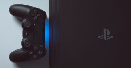 PlayStation 4 sprzedaje się świetnie. Może dogonić PS2