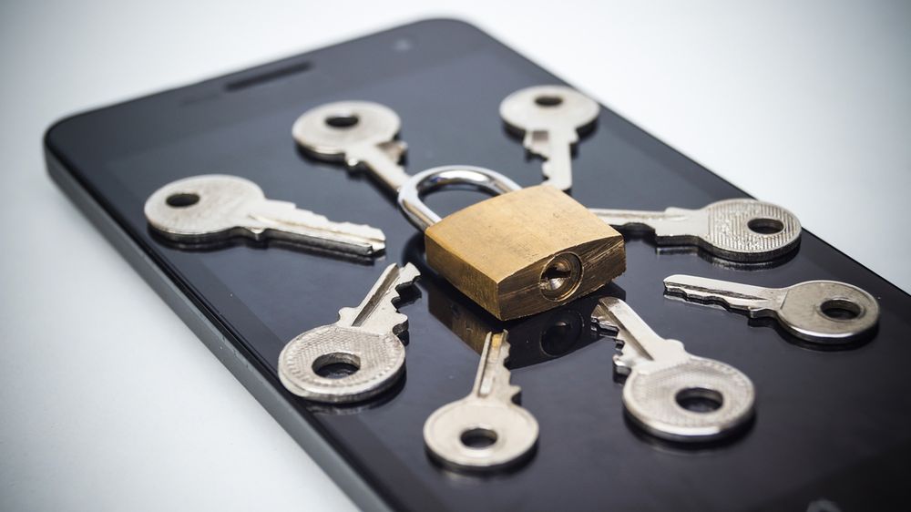 Archos GranitePhone to bardzo bezpieczny telefon, ale niestety koszmarnie drogi 1