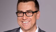 Maciej Orłoś poprowadzi audycję w radiu Nowy Świat