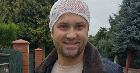 Rozdawali je po pogrzebie. "Jeszcze nie ustaliłem grafiku nawiedzeń"