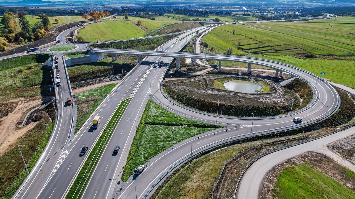 Węzeł Klikuszowa na nowej Zakopiance dzień przed otwarciem