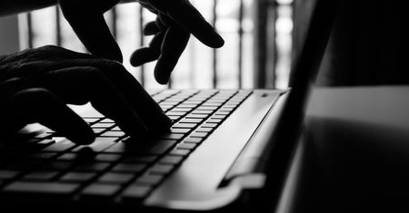 Żandarmeria zatrzymała w Amsterdamie hakera. USA chcą jego ekstradycji