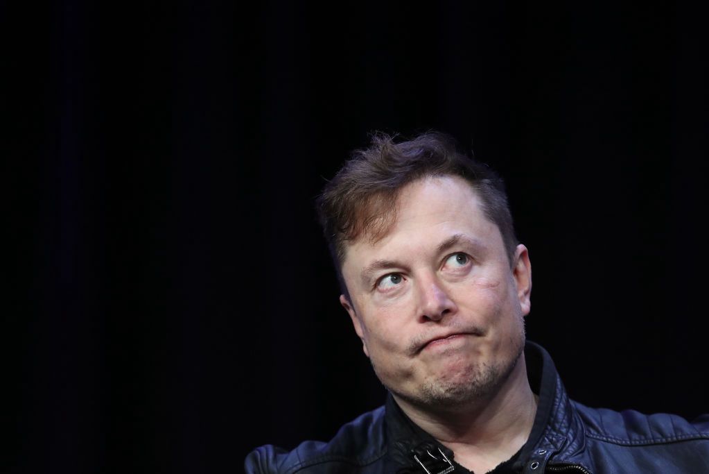 Elon Musk nie będzie zadowolony. Tesla każe mu usunąć tweeta z 2018 roku