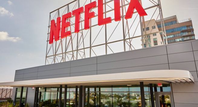 Dzięki pakietowi z reklamami rośnie dzienny wskaźnik rejestracji na Netfliksie