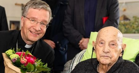 Najstarszy ksiądz świata urodził się pod Gdańskiem. Otrzymał list od papieża Leona XIV